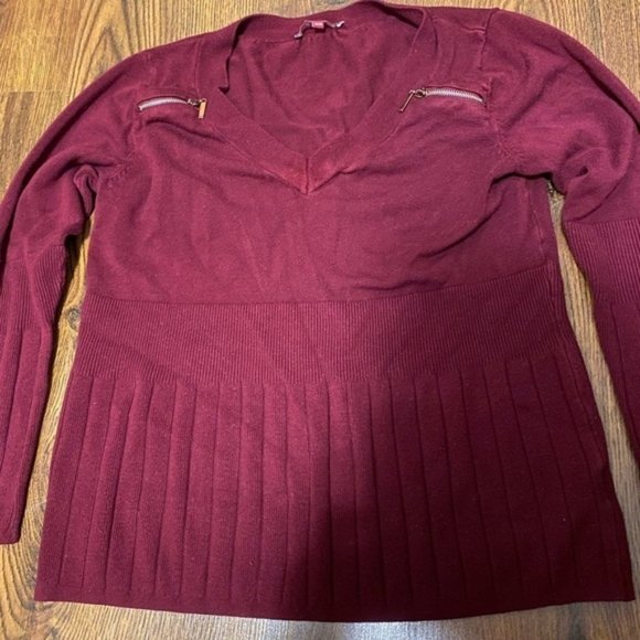 San Francisco Pretty Wine Red Stretch Knit V Neck Sweater With Zipper Accents - Picture 7 of 10